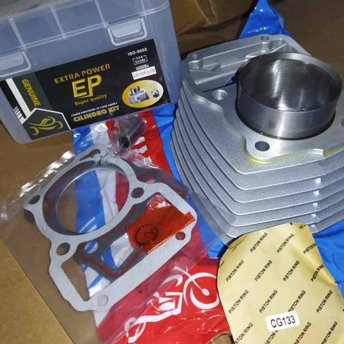 CG133 Srebrny blok silnika motocykla marki EP Aluminiowe części zamienne motocykli