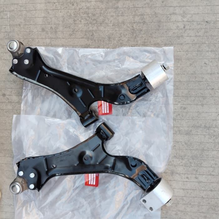 Bracelet de commande en acier estampillé à haute résistance avec revêtement électrophorétique noir pour Toyota RAV4 IV - configuration gauche et droite